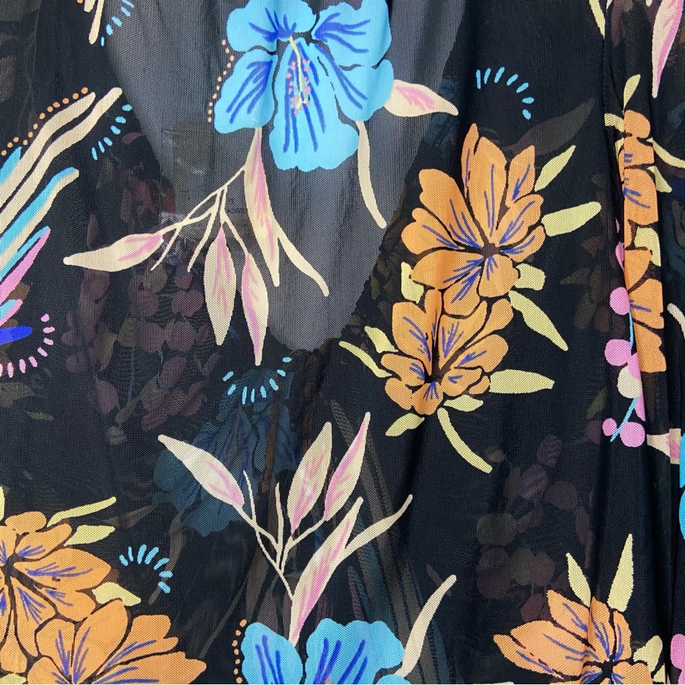 Free People Of Paradise Black Floral Sheer Crop Top size Small NEW - Picture 11 of 15